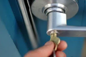 Neighborhood Locksmith Store Glendale, AZ 623-518-1106 - key-broke-in-lock